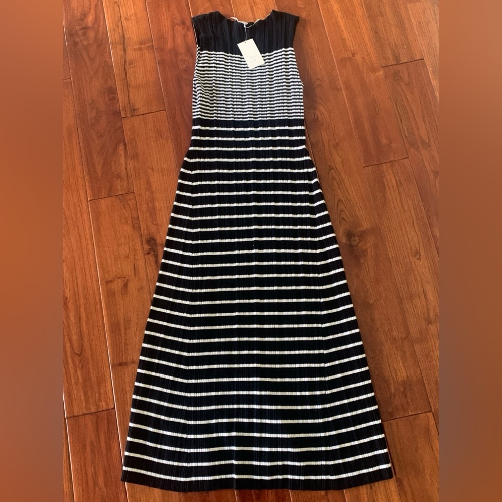 A New Day Dress Women's Size L Faux Plisse Black White Stripe Knit Sweater Midi